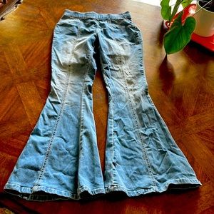 Versona flair leg pull on jeans size 8
